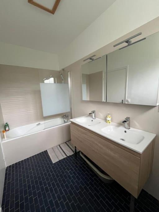 Maison Bretonne 7 Personnes * Mellac